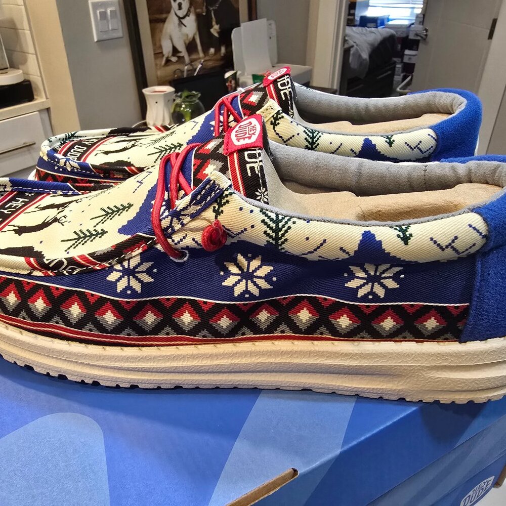 Hey Dude Men's Wally Holiday Cheers Reindeer Christmas White Size 10 NEW